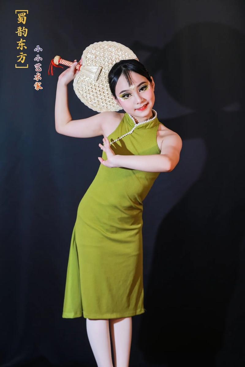 商业演出市场动态：璀璨灯光下的光影艺术